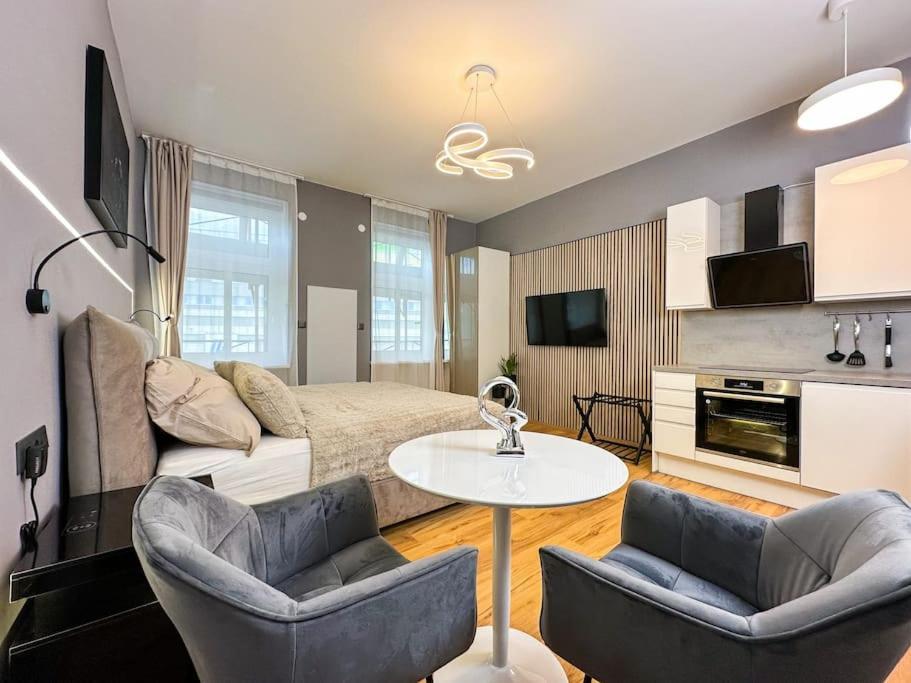 Apartamento Direkt Bei Schoenbrunn! *